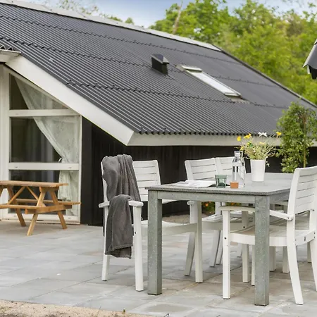 3 Bedroom Awesome In Holiday home