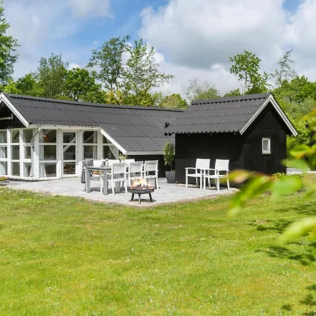 3 Bedroom Awesome In Holiday home